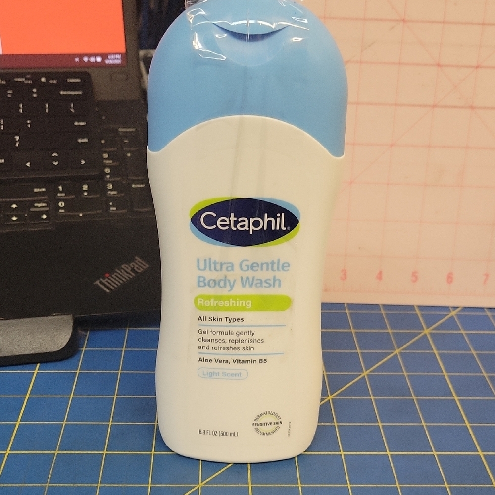 Cetaphil Ultra Bodywash Light Scent 500ml New Bottle